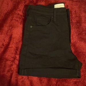Size 8 black jean shorts high rise